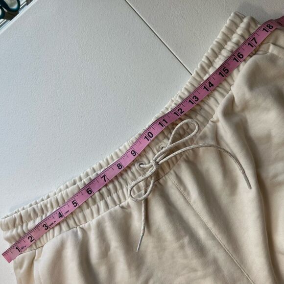 Animal Crossing x Puma Shorts - Picture 8 of 14